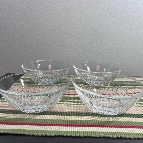 Vintage Cut Glass Dessert Bowls SET of 4- Starburst Pattern - Picture 13 of 15